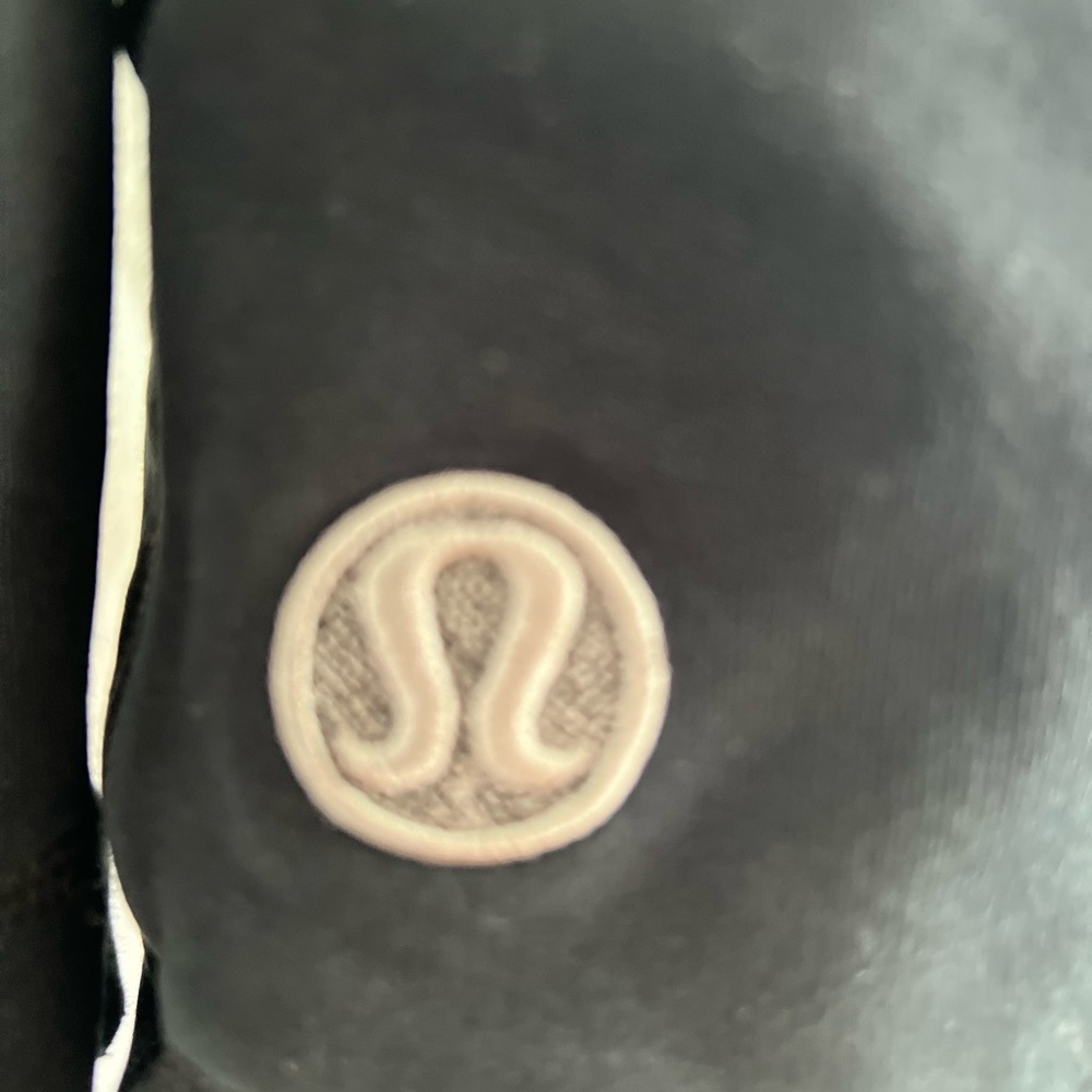 Lululemon Shawl women’s Size 6